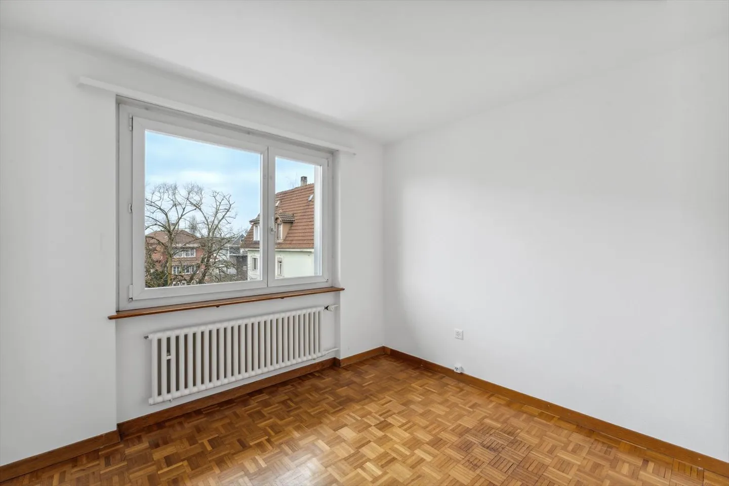 Living on 2 floors - Photo 5 of 10