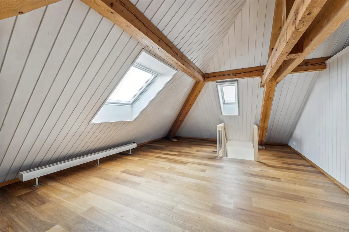 Living on 2 floors - Photo 8 of 10