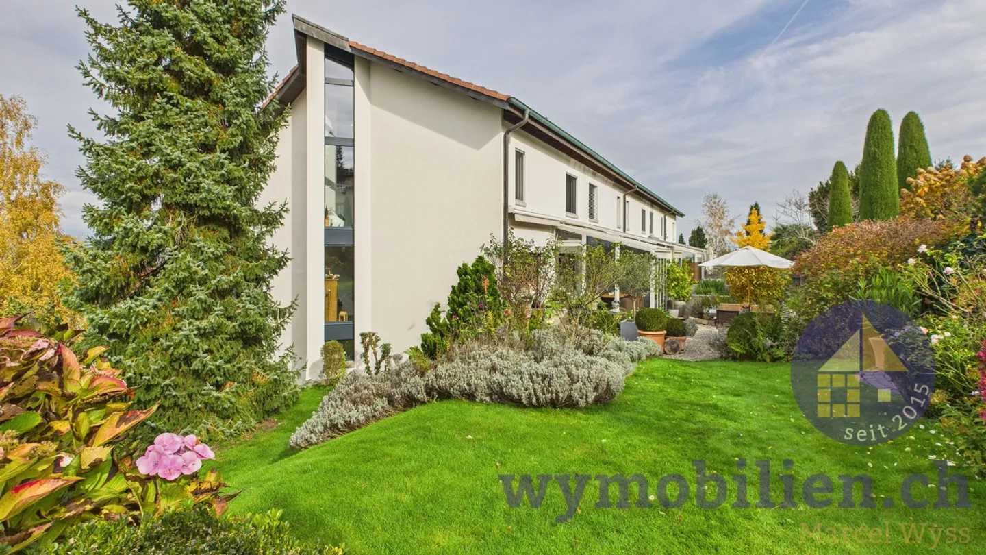 Viel Raum, Privatsphäre und Weitblick – Ihr neues Zuhause in Bargen - Foto 1 von 12