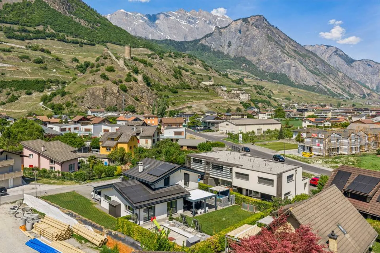 Moderne Villa mit Jacuzzi - Foto 1 von 9