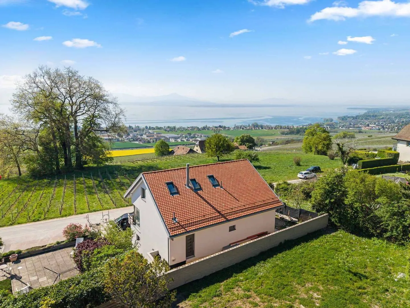 Neue Villa mit Seeblick - Foto 1 von 7