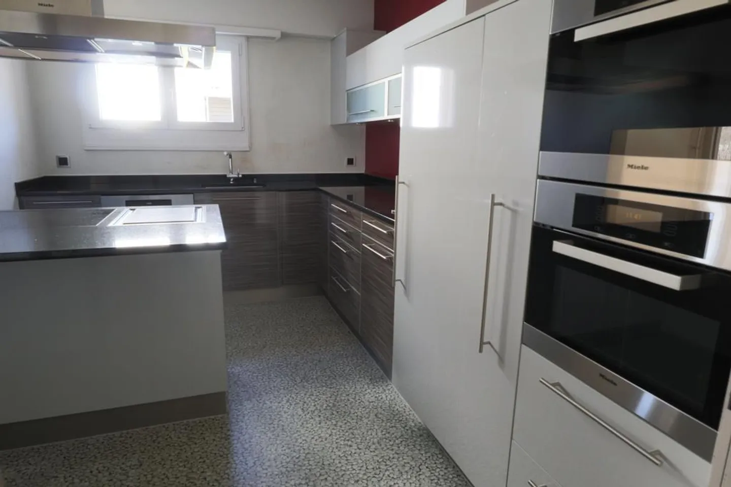 Appartamento al piano terra in un quartiere accogliente - 1 mese di affitto gratuito - Foto 2 di 8