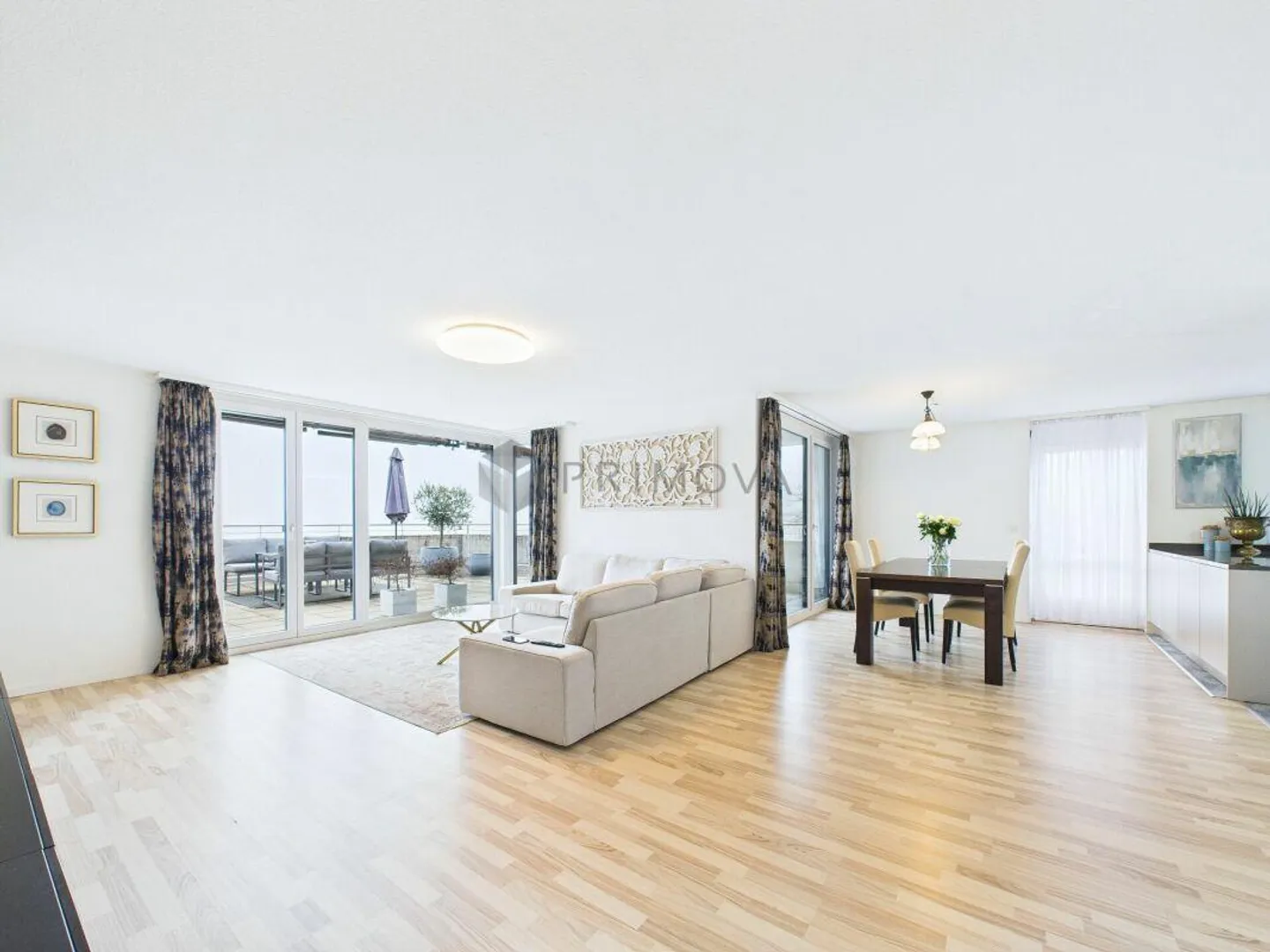 Guaranteed sunny side - 5.5-room terrace house with a wide view - Photo 1 of 9