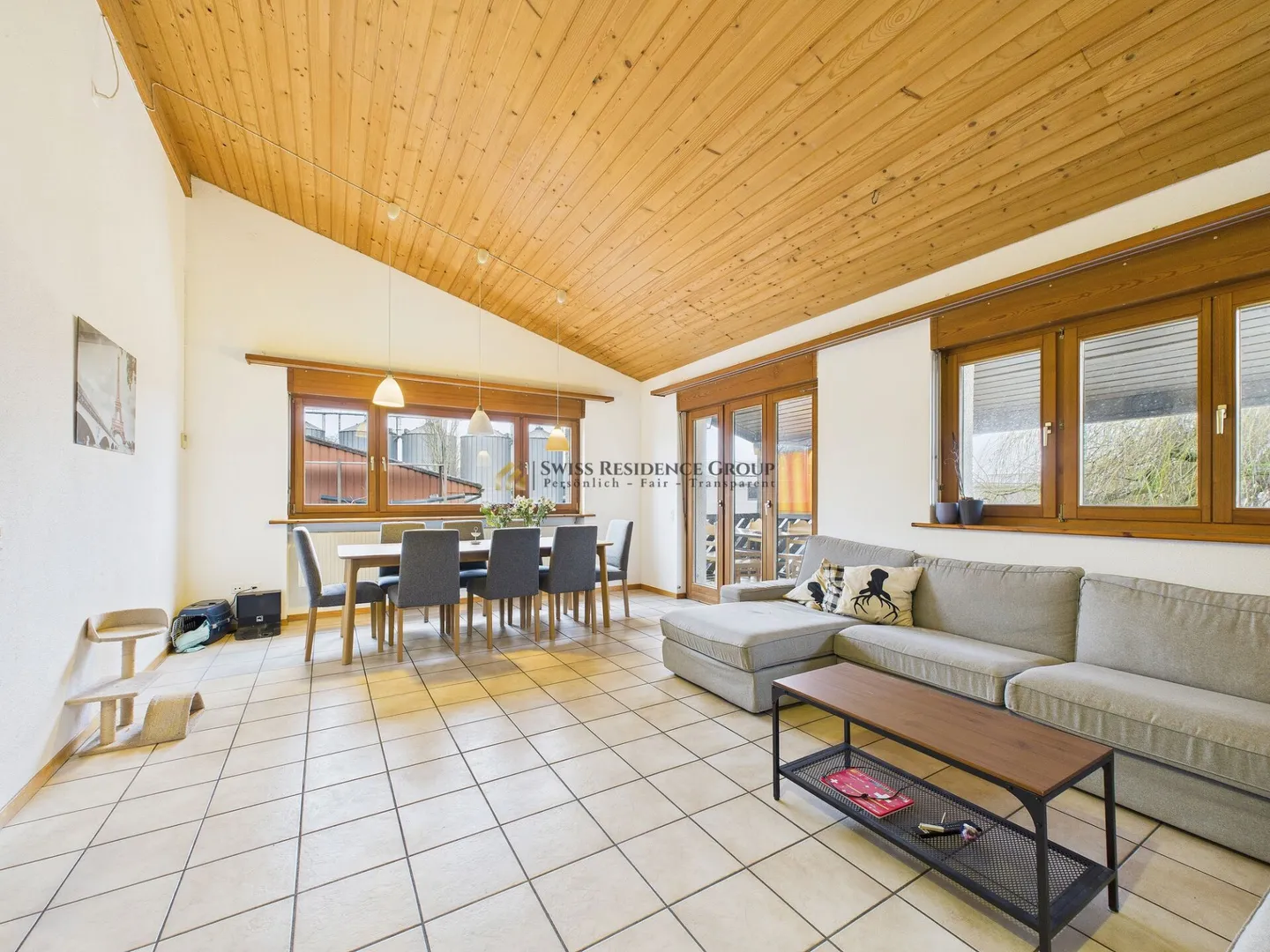 Wohnen wie im eigenen Haus- mit Cheminée, Gartenparadies & Pool - Foto 2 von 14