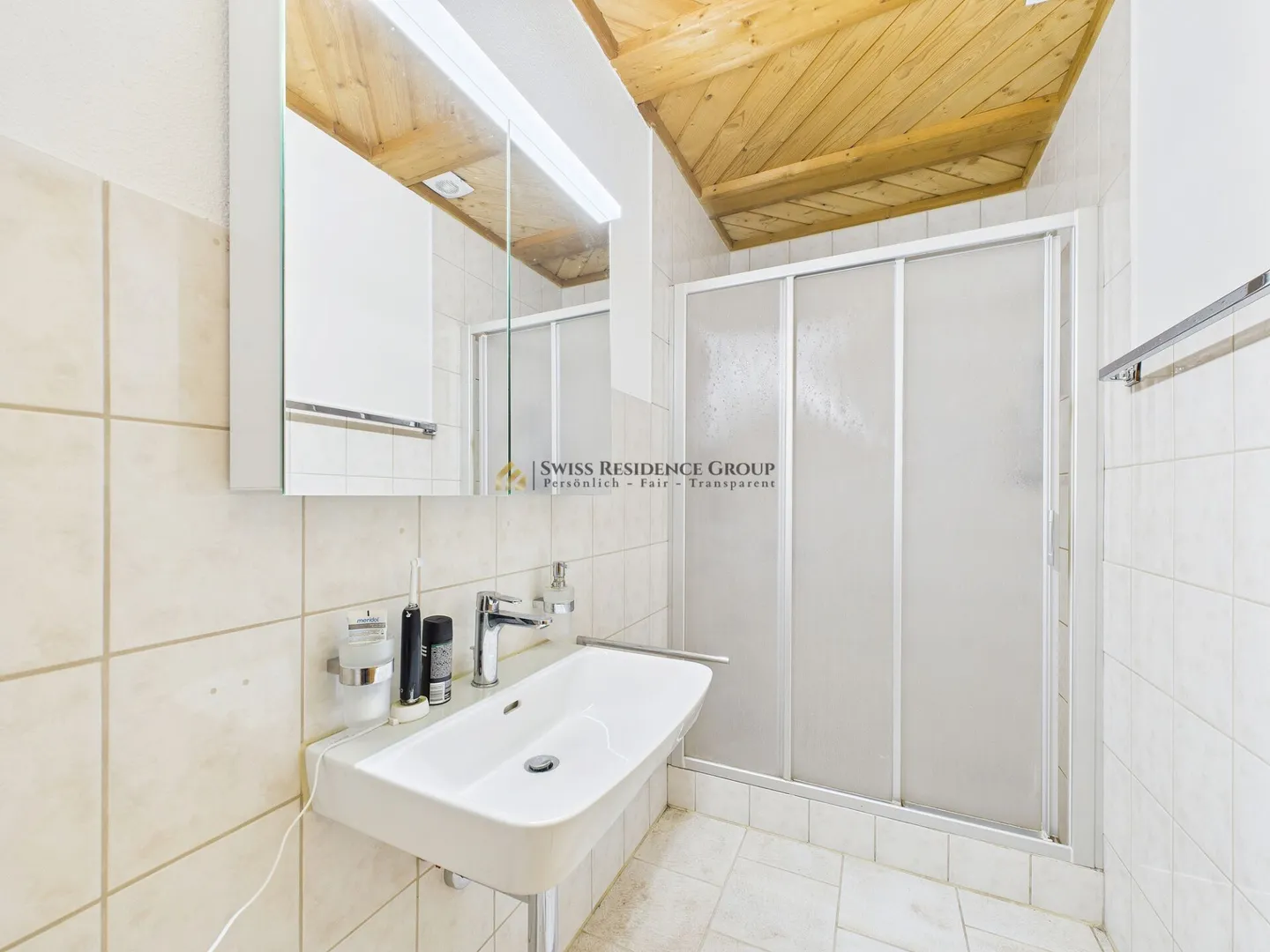 Wohnen wie im eigenen Haus- mit Cheminée, Gartenparadies & Pool - Foto 6 von 14