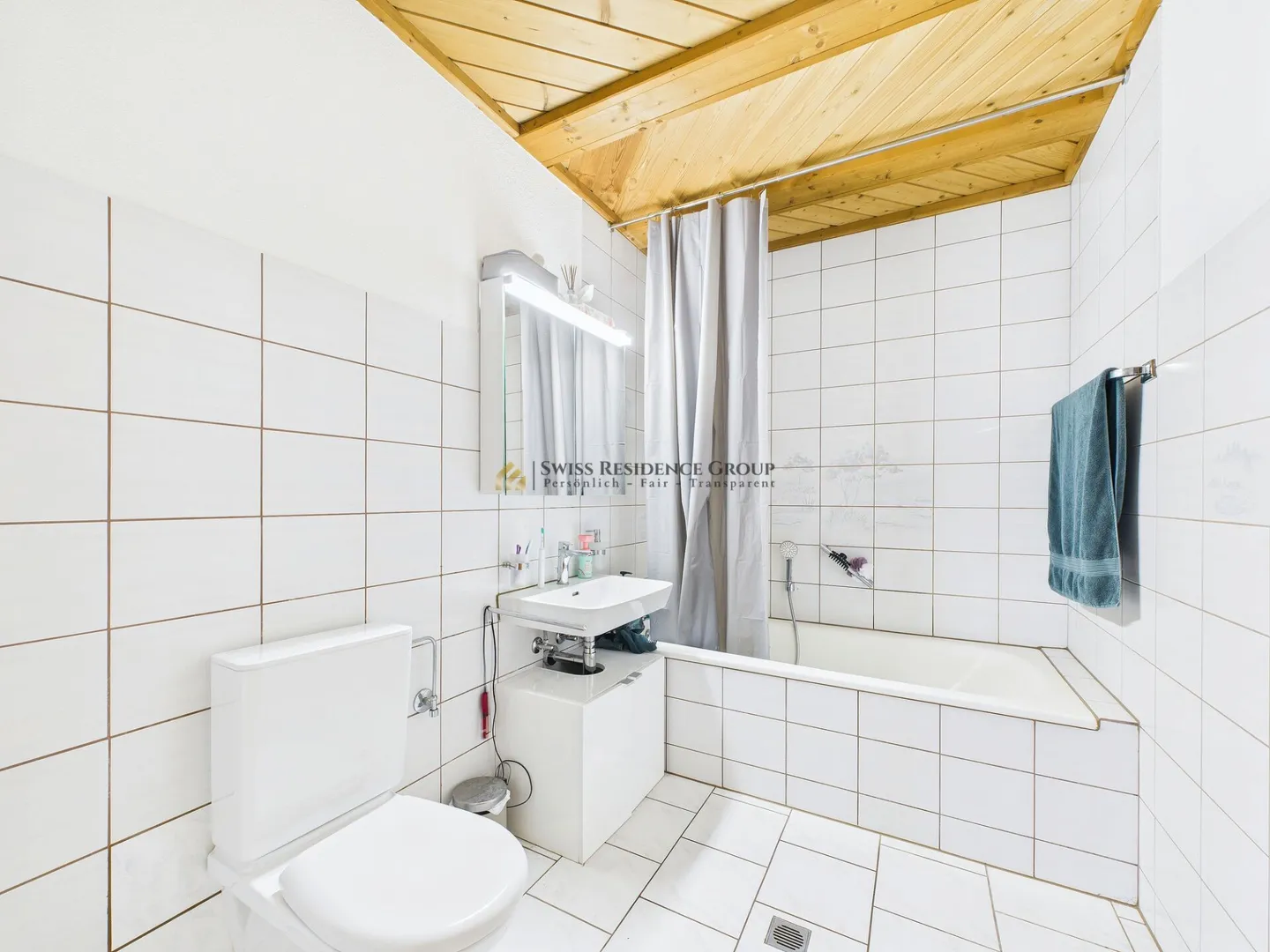 Wohnen wie im eigenen Haus- mit Cheminée, Gartenparadies & Pool - Foto 7 von 14