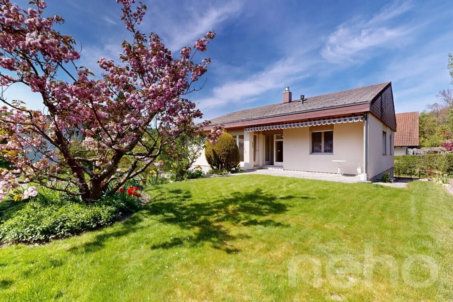 Maison individuelle avec beaucoup de potentiel et grand jardin à Huttwil - Photo 2 sur 12