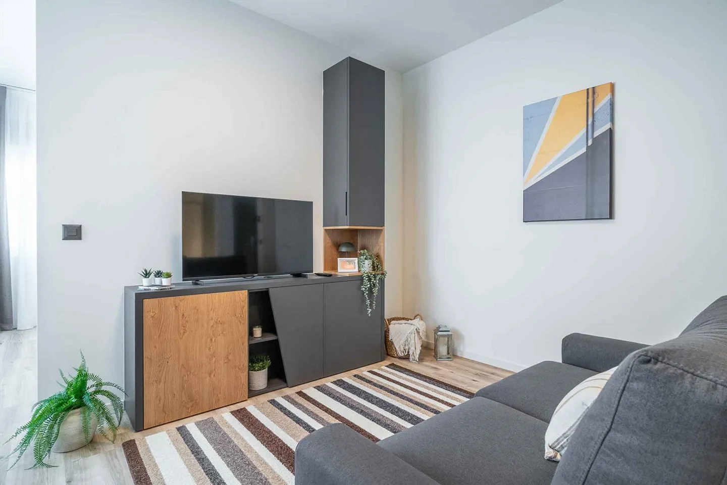City Pop - Apartments in Basel, next to the train station - Photo 9 of 11