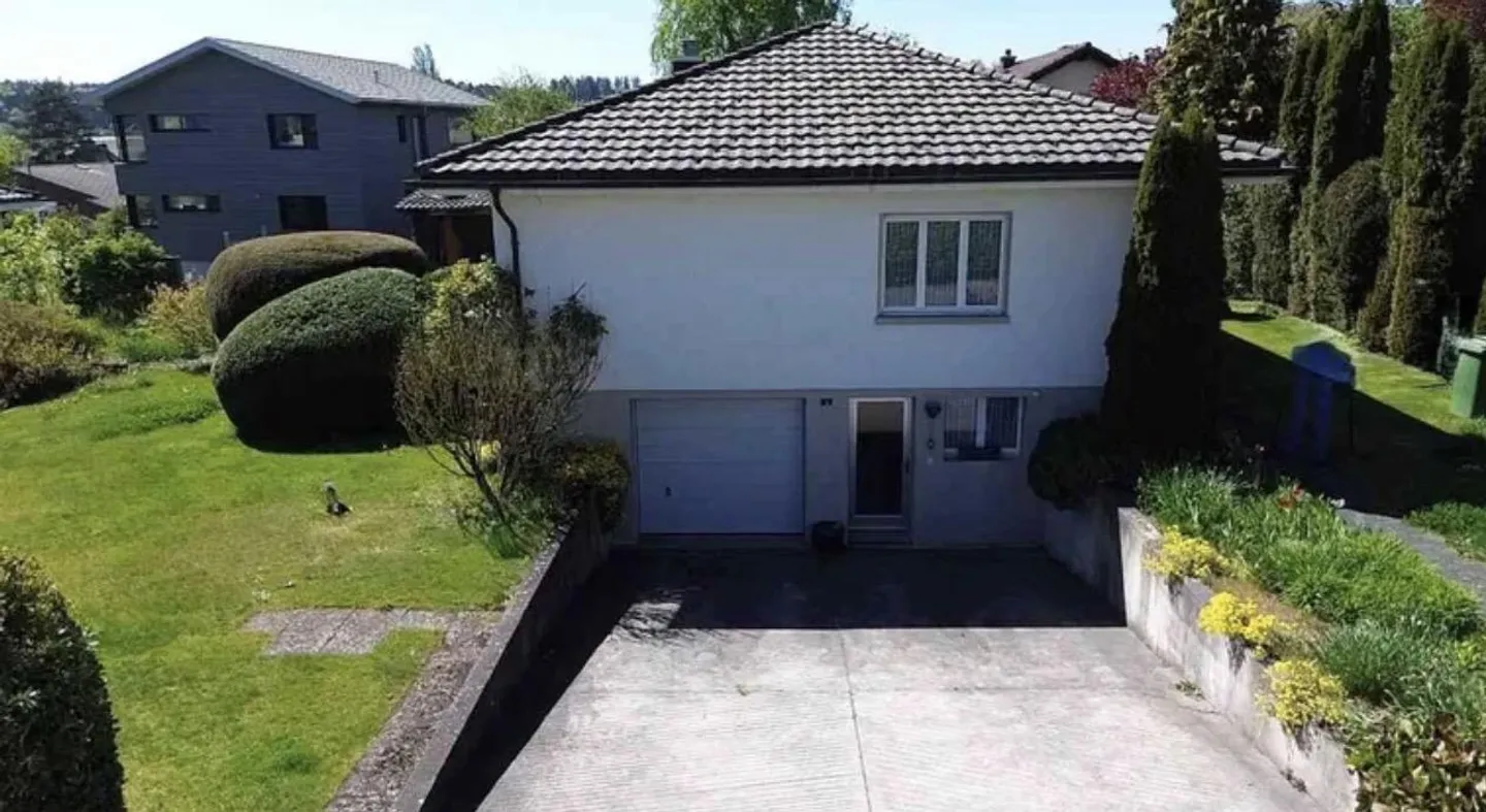 Great home in a desirable location - Photo 2 of 8