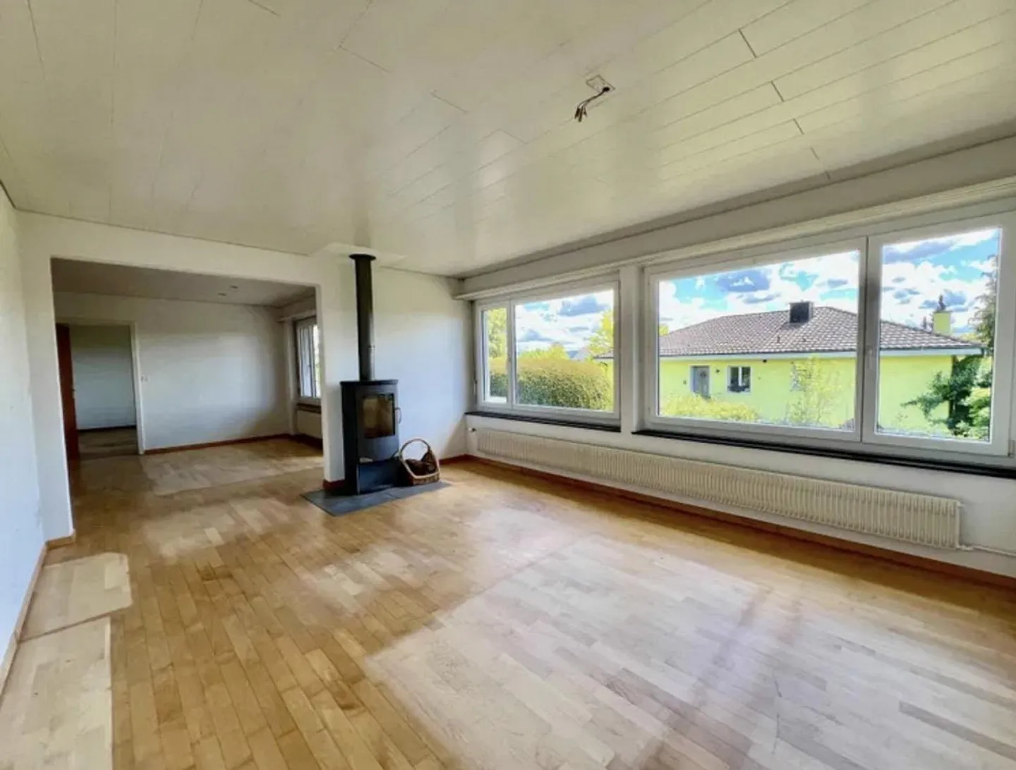 Great home in a desirable location - Photo 4 of 8