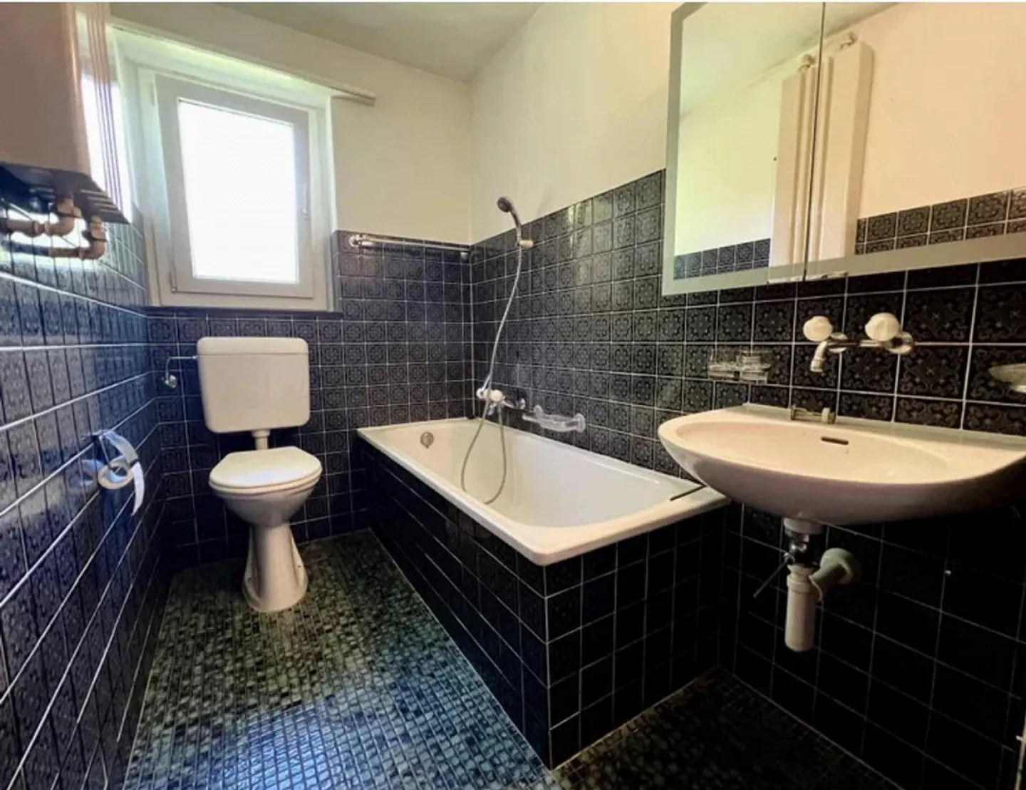 Great home in a desirable location - Photo 6 of 8
