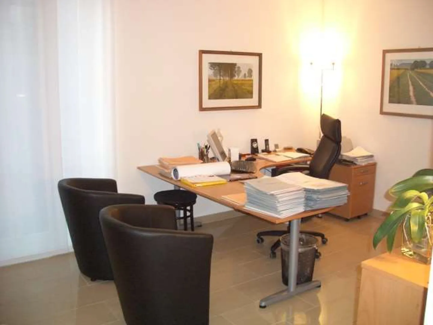 We rent commercial space in Lugano city center - Photo 1 of 12