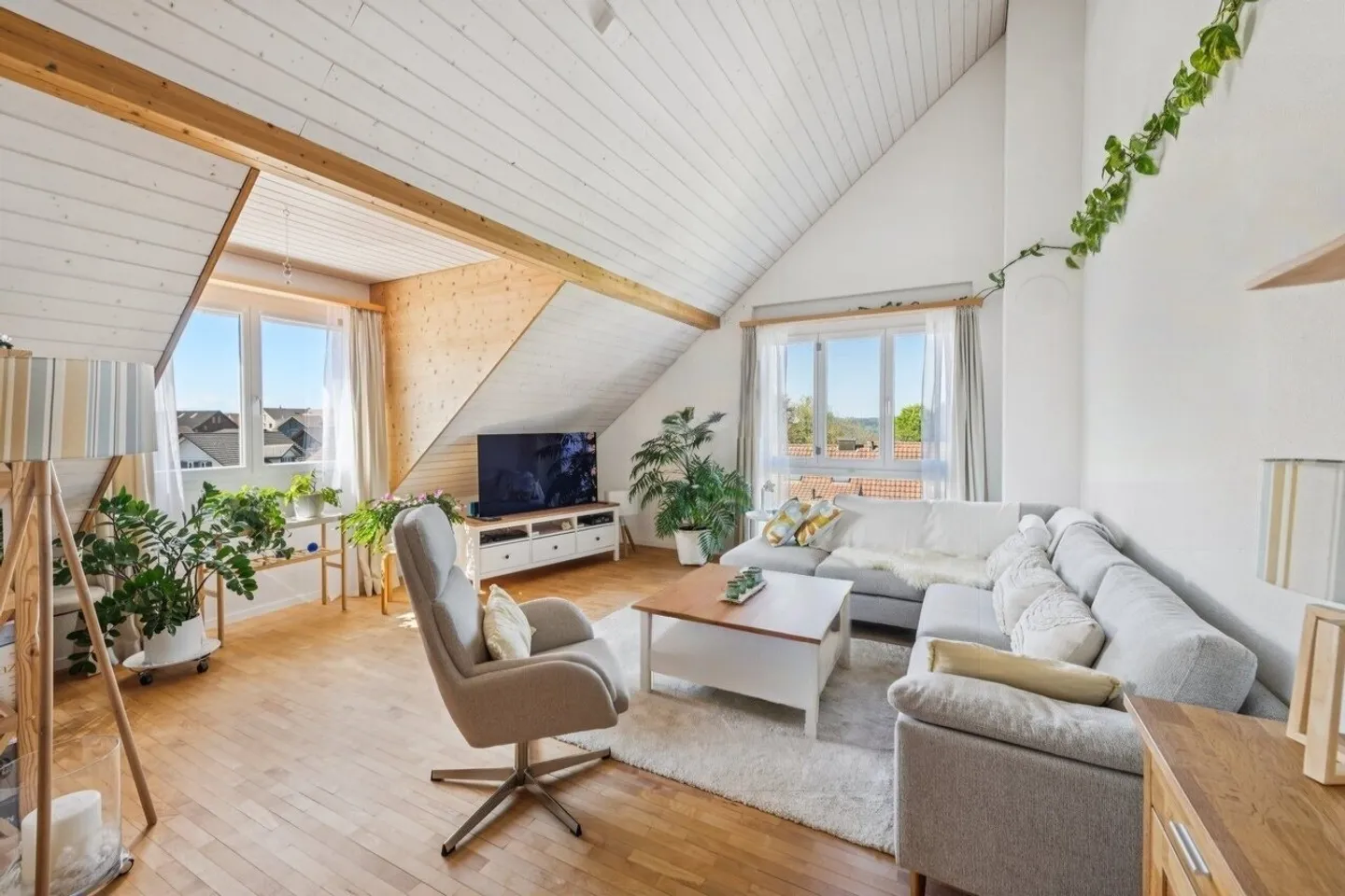 Stilvolle Wohnung mit Terrasse - Foto 1 von 6