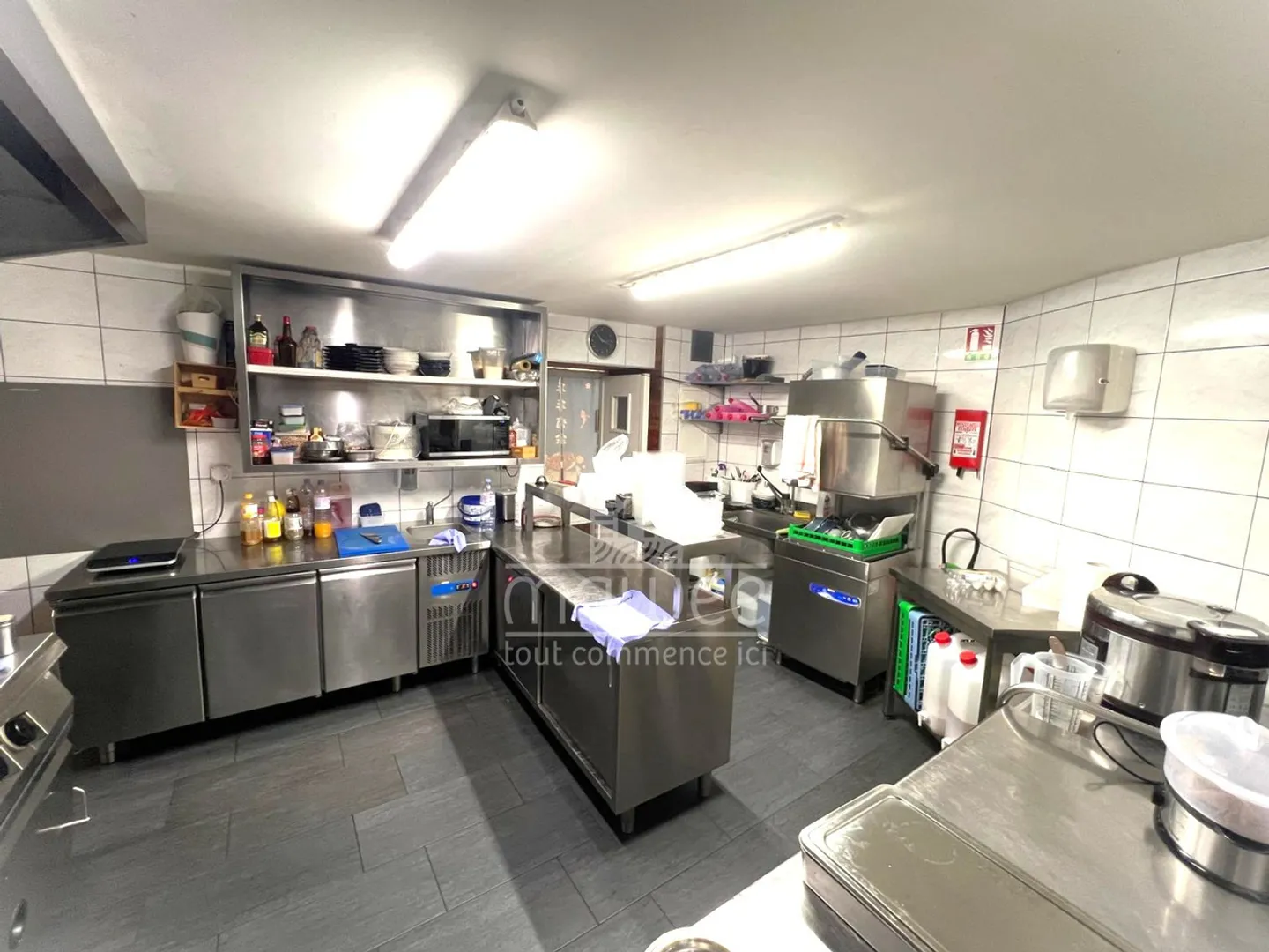 Immeuble mixte à vendre - Photo 3 sur 6