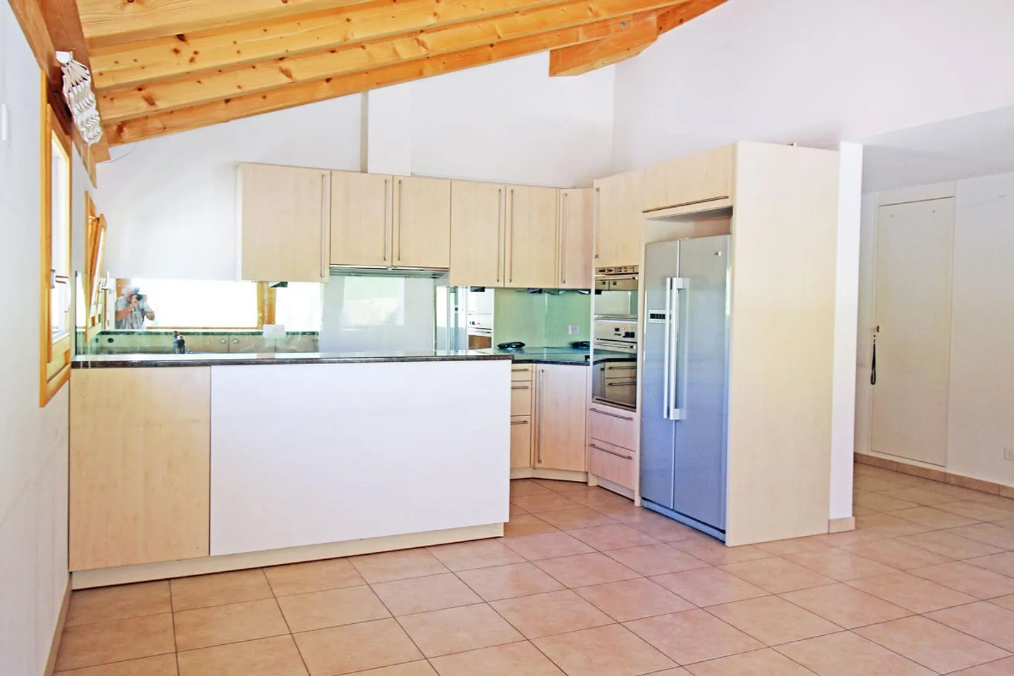 Attic apartment with balcony in the quiet district of Pradels, S-chanf - Photo 7 of 13