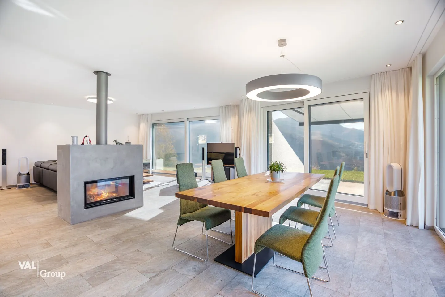 Exclusive, furnished house with Alpine panorama for year-round rent - Photo 3 of 18