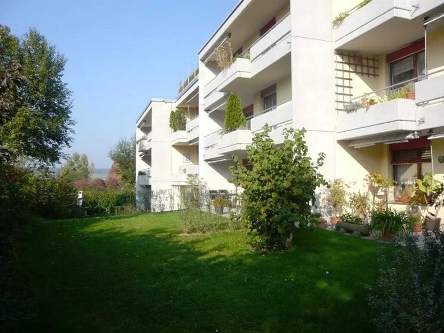 Bell'appartamento di 3,5 stanze con patio - Foto 1 di 9
