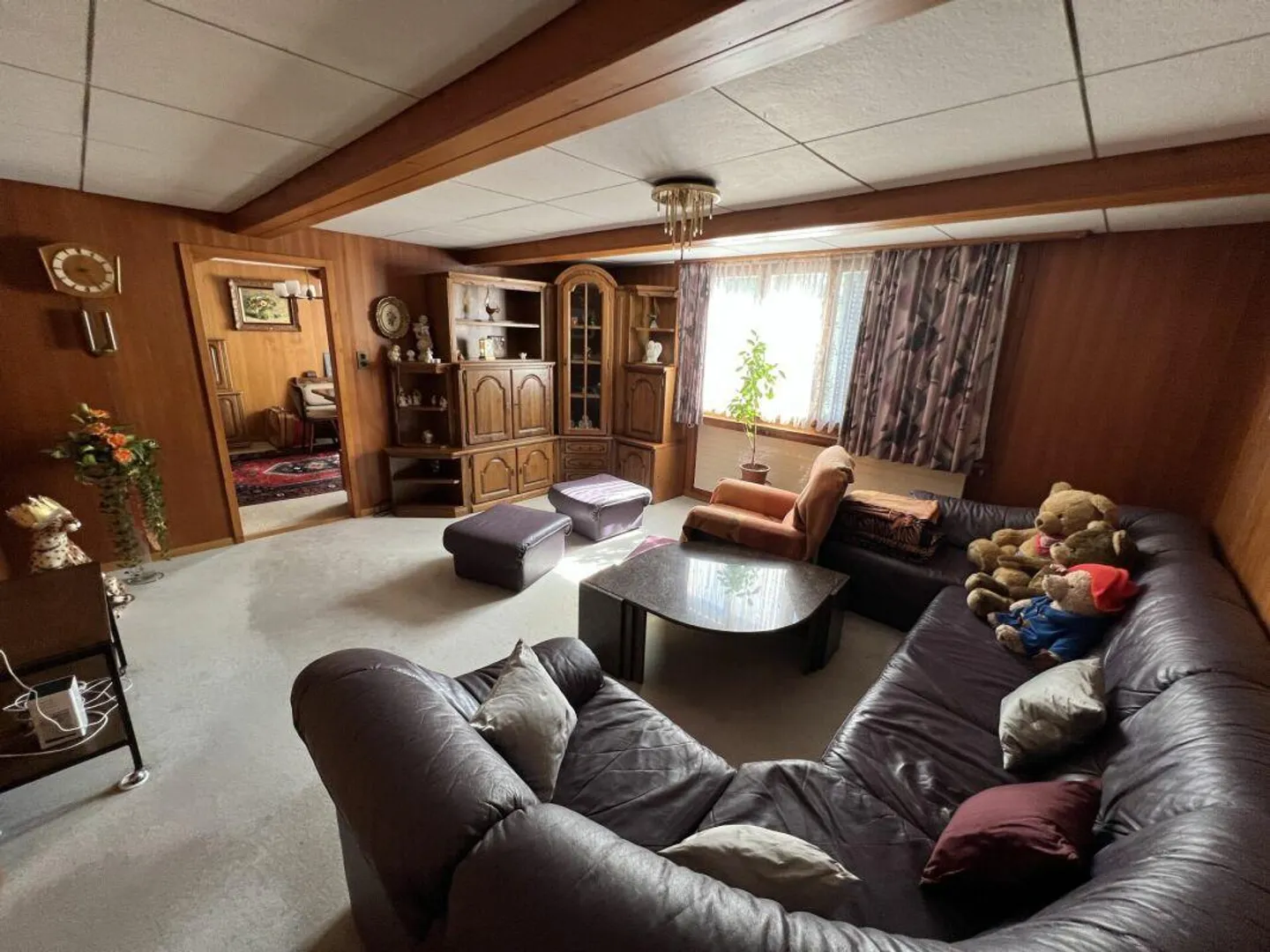 MAISON RÉSIDENTIELLE HISTORIQUE AVEC POTENTIEL - INCLUANT UN TERRAIN SUPPLÉMENTAIRE ET DES PARKINGS - Photo 7 sur 14