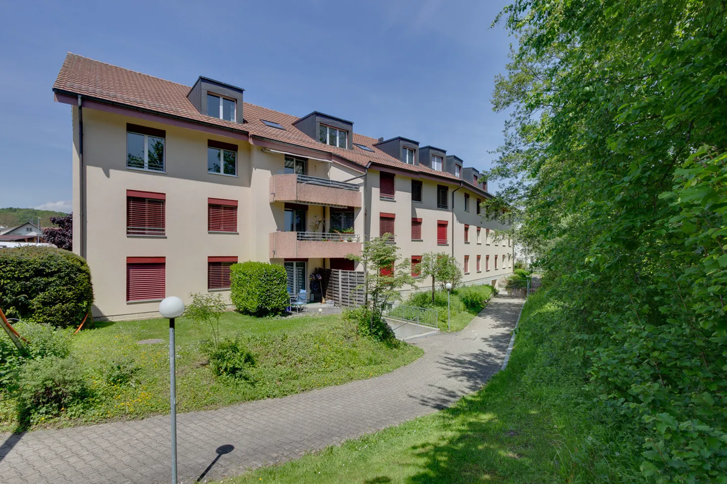 Charmante Dachwohnung in Kölliken - Foto 2 von 11