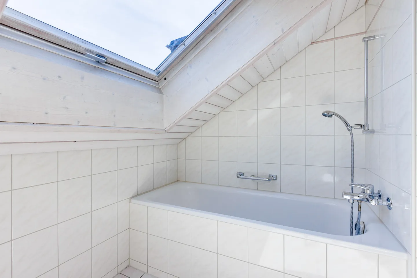Charmante Dachwohnung in Kölliken - Foto 9 von 11