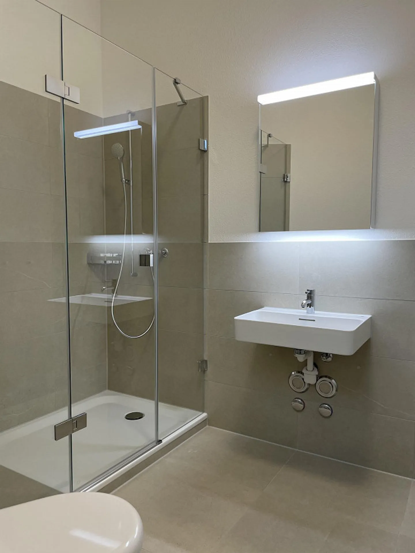 Freshly Renovated Loft Apartment - Photo 7 of 7