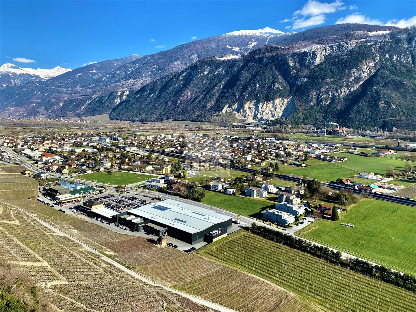 Spazioso attico di 4,5 stanze con terrazza panoramica di 68 m2 - Foto 32 di 32