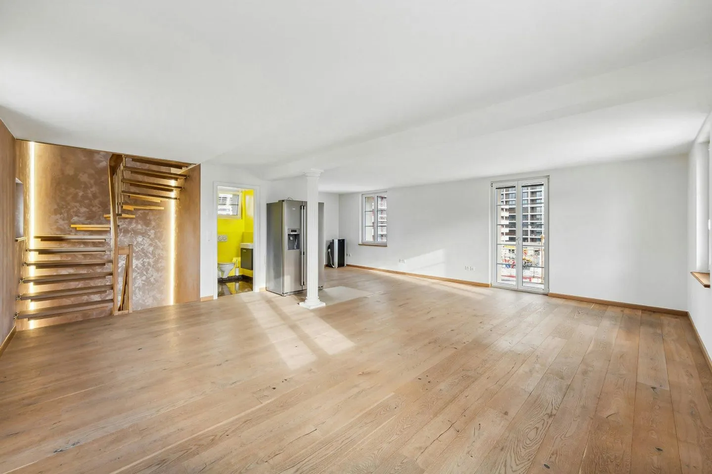 Villa pour usage commercial à Aesch - Environnement de travail moderne et élégant... - Photo 4 sur 10