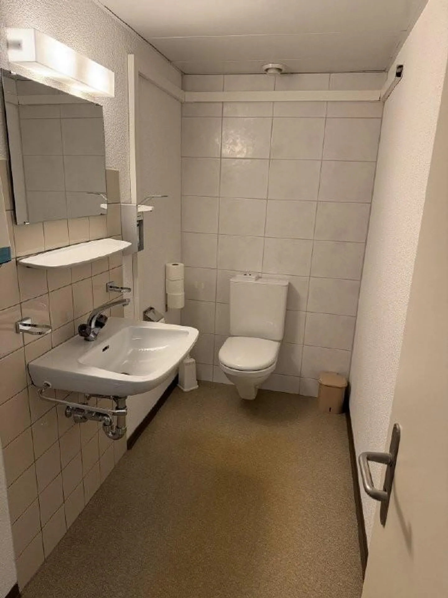 Ufficio nel centro di Lucerna incluso posti auto davanti alla casa e diretto... - Foto 8 di 10