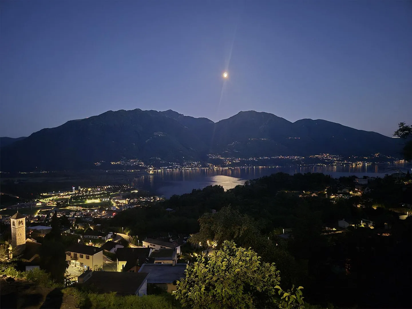 Appartamento per vacanze con residenza secondaria, vista lago da sogno + piscina - Foto 12 di 12