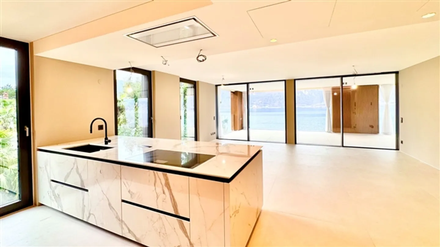 New luxurious apartment directly on Lake Lugano - Photo 1 of 20
