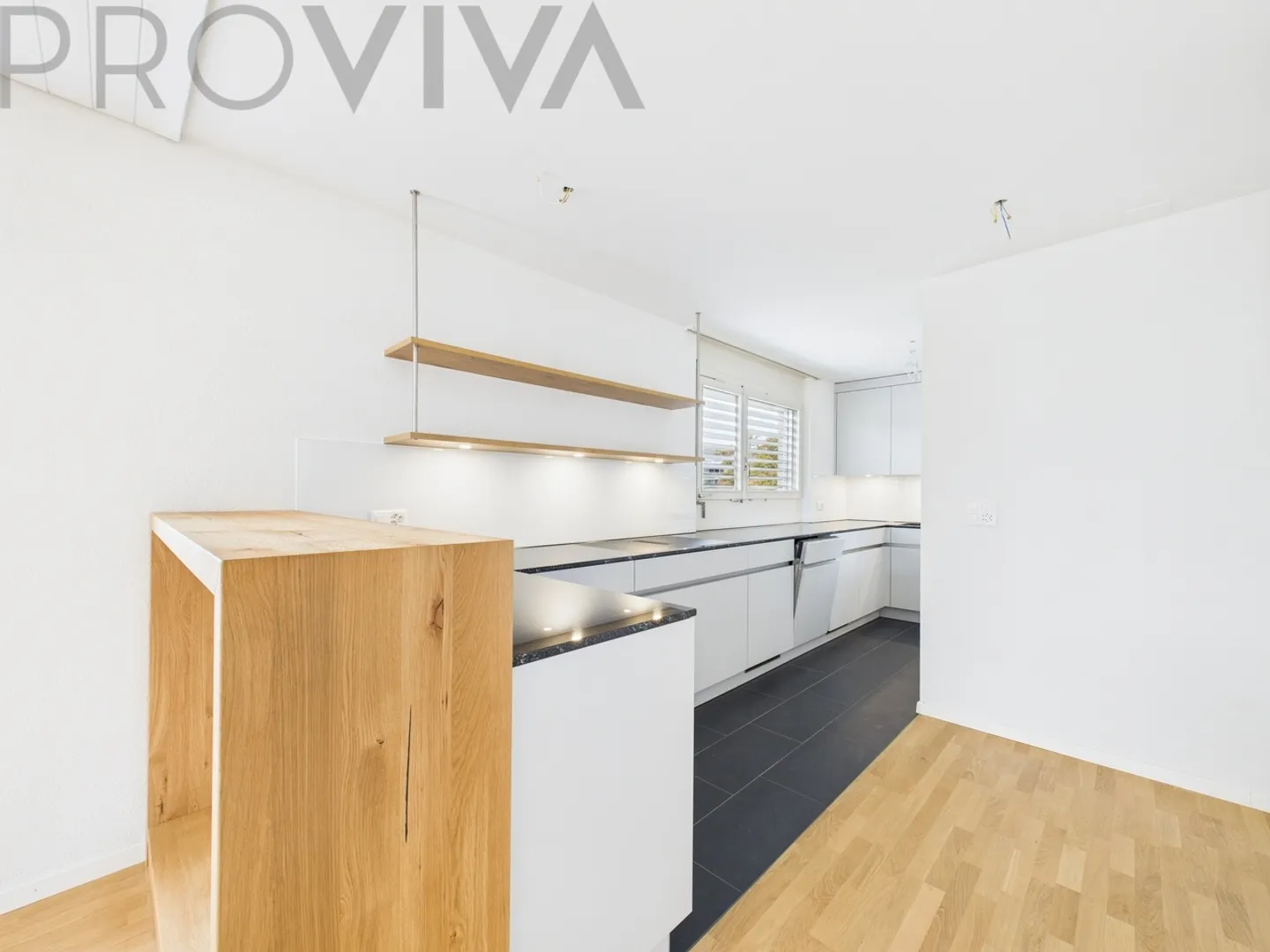 Con molti extra come piscina coperta, sauna, sala feste e palestra - Foto 4 di 9