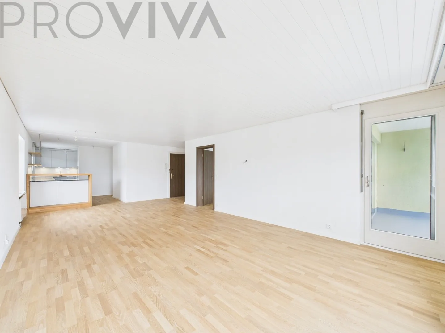 Con molti extra come piscina coperta, sauna, sala feste e palestra - Foto 2 di 9