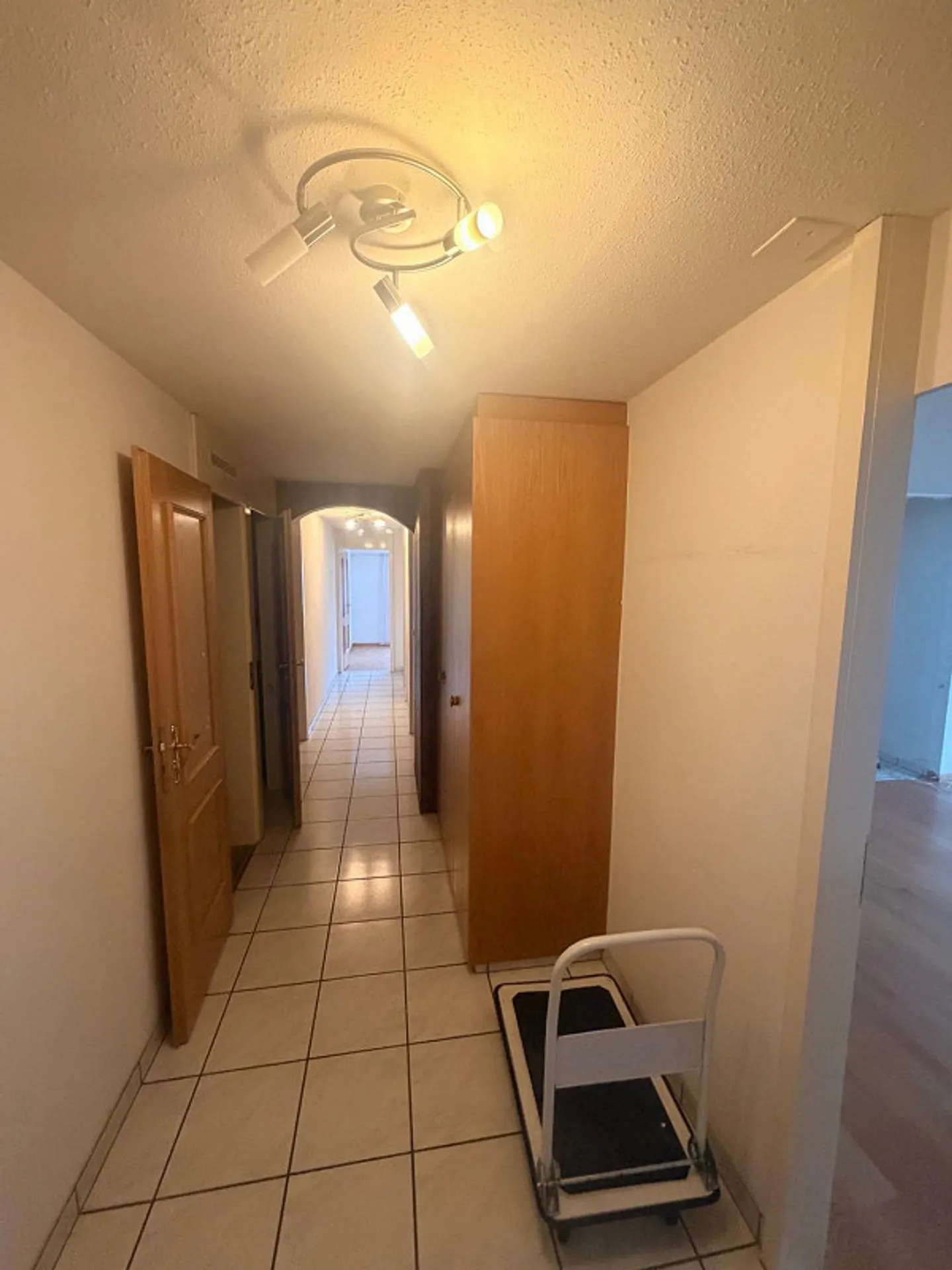 Bella, luminosa appartamento di 3,5 stanze con potenziale in vendita. - Foto 1 di 23