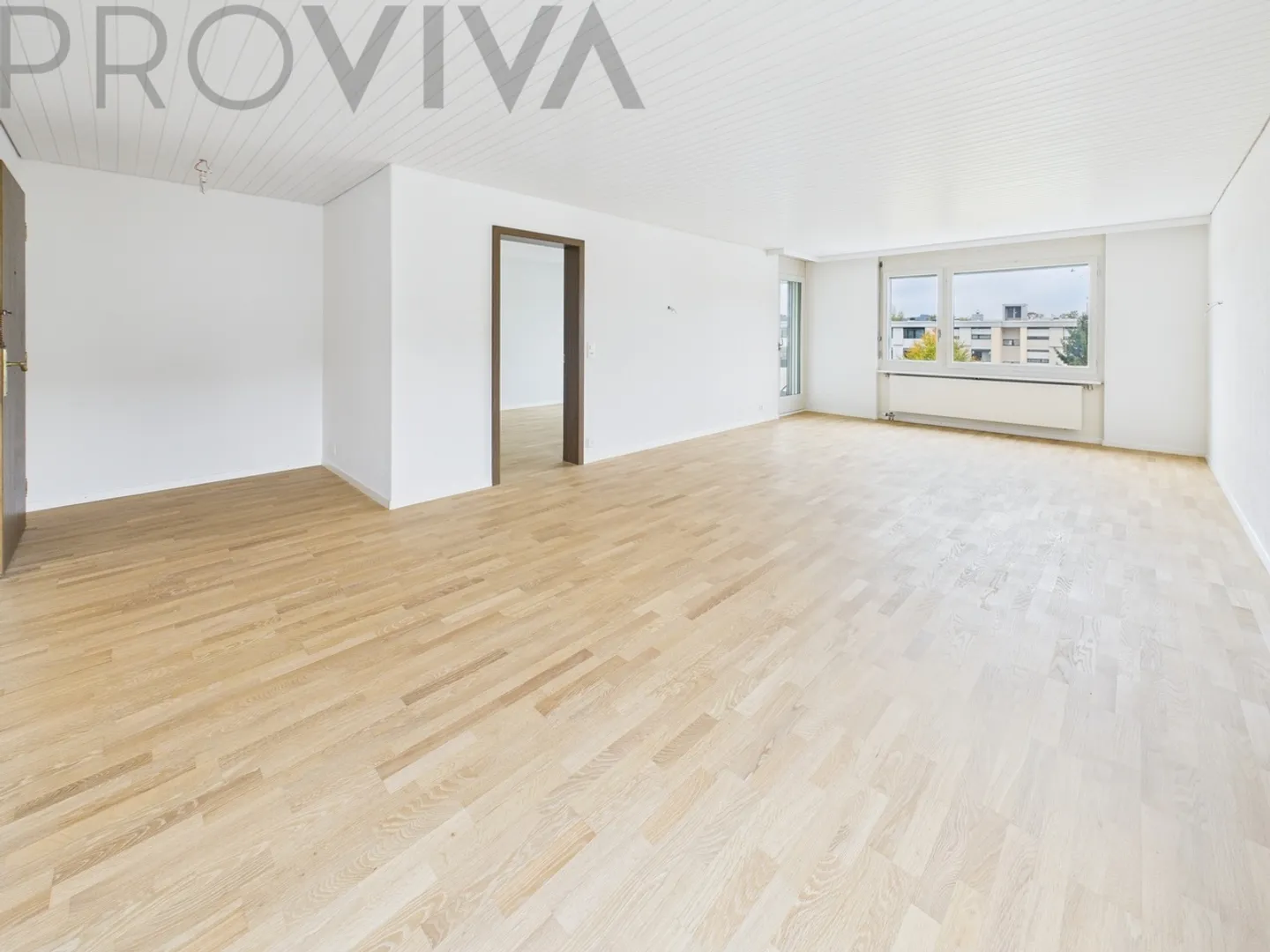 Con molti extra come piscina coperta, sauna, sala feste e palestra - Foto 3 di 9