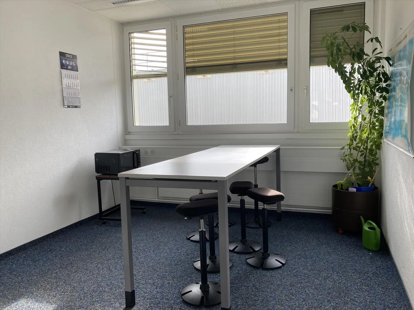 sofort bezugsfähige Büroflächen in geschäftigem Logistikindustriequartier - Foto 2 von 4