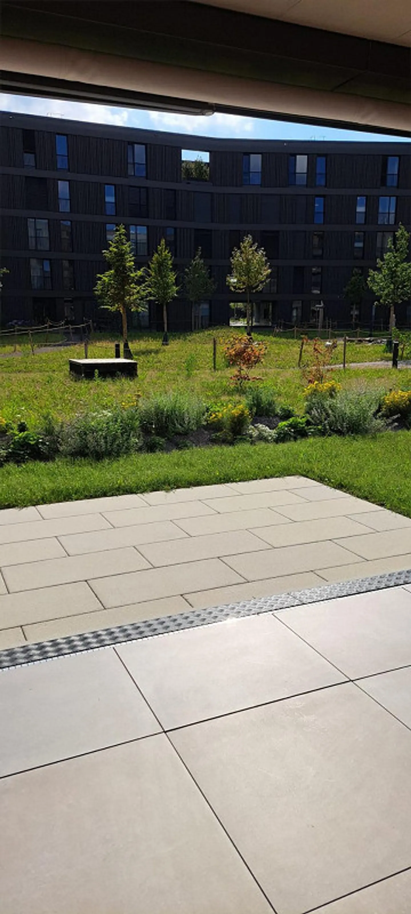 Appartement moderne de 4,5 pièces avec jardin et garage à Emmen - Photo 6 sur 26