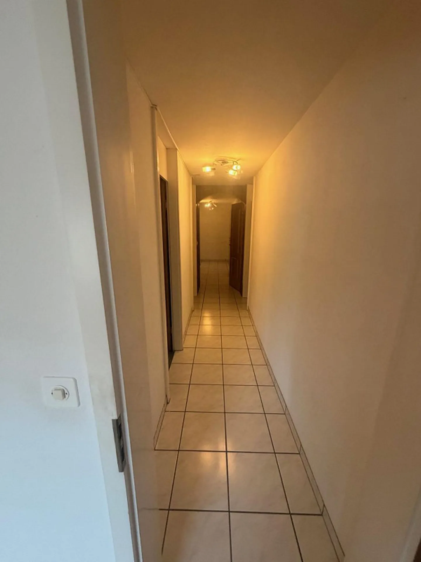 Bella, luminosa appartamento di 3,5 stanze con potenziale in vendita. - Foto 14 di 23