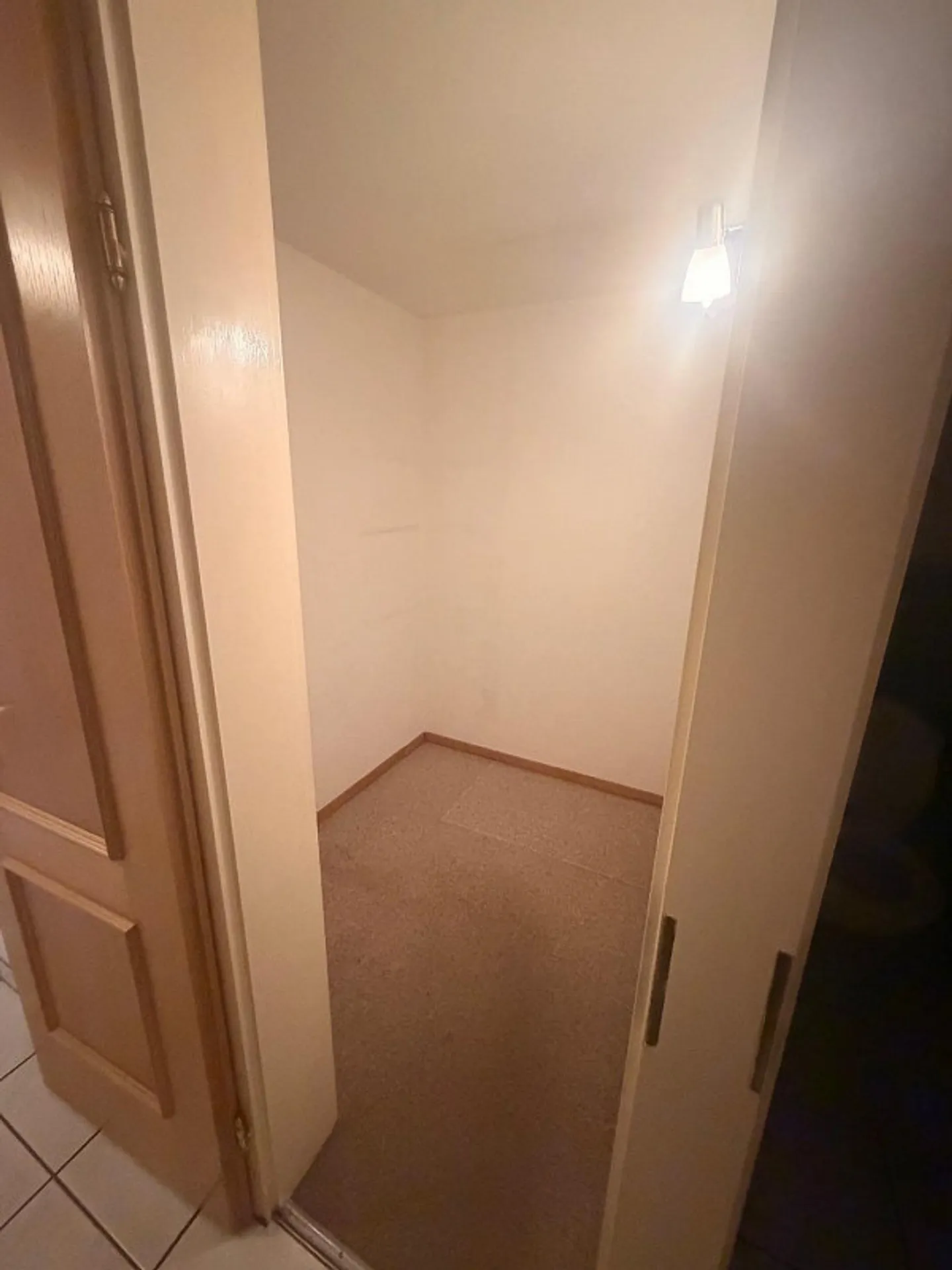 Bella, luminosa appartamento di 3,5 stanze con potenziale in vendita. - Foto 17 di 23