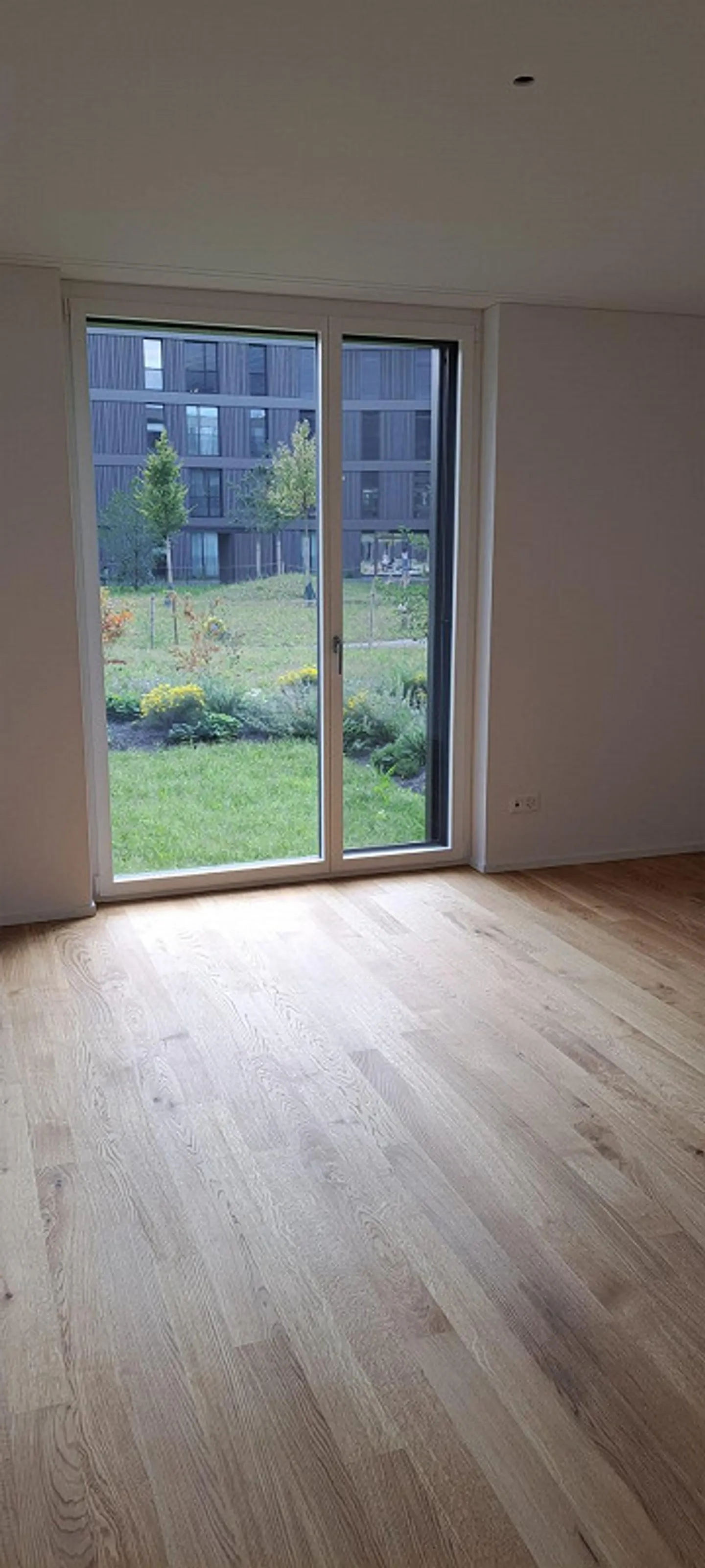 Appartement moderne de 4,5 pièces avec jardin et garage à Emmen - Photo 12 sur 26