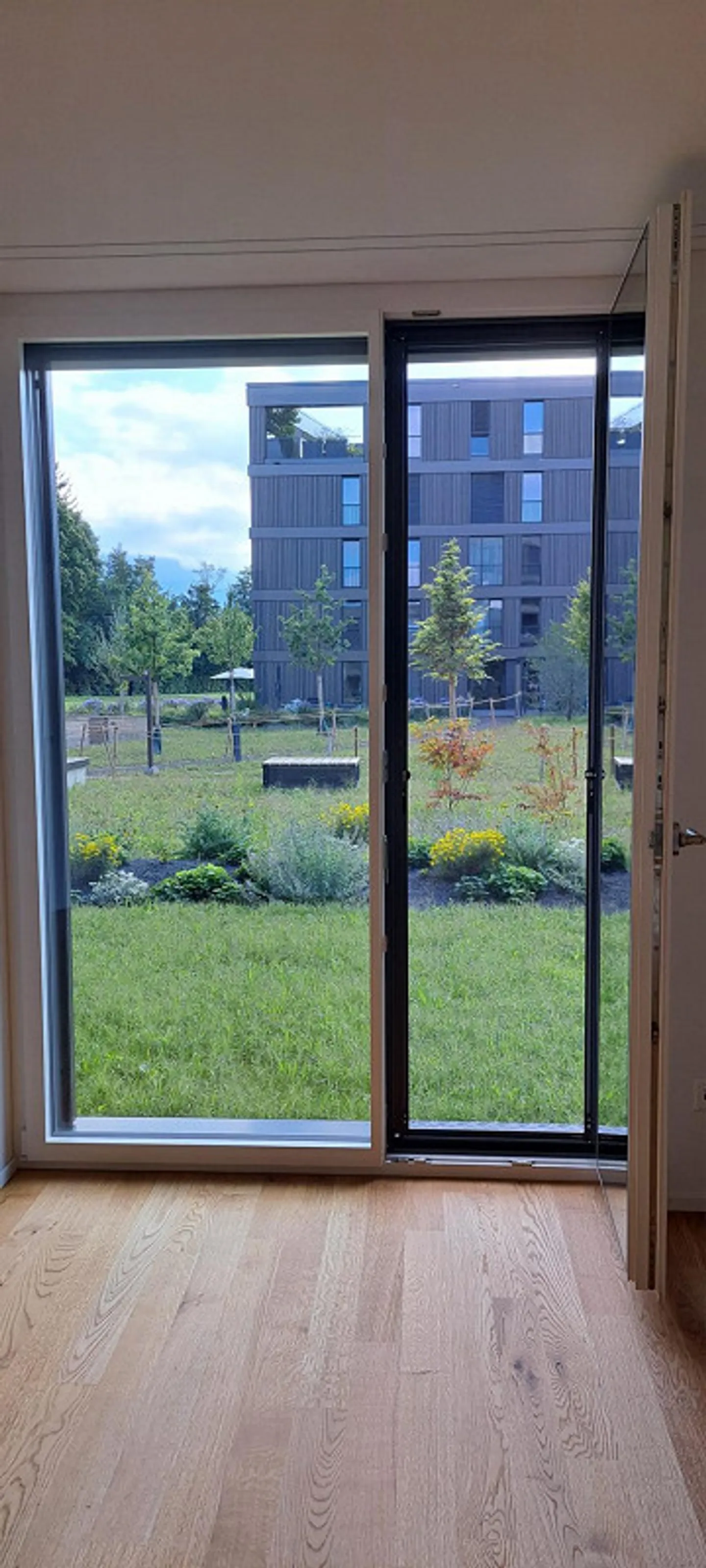 Appartement moderne de 4,5 pièces avec jardin et garage à Emmen - Photo 9 sur 26