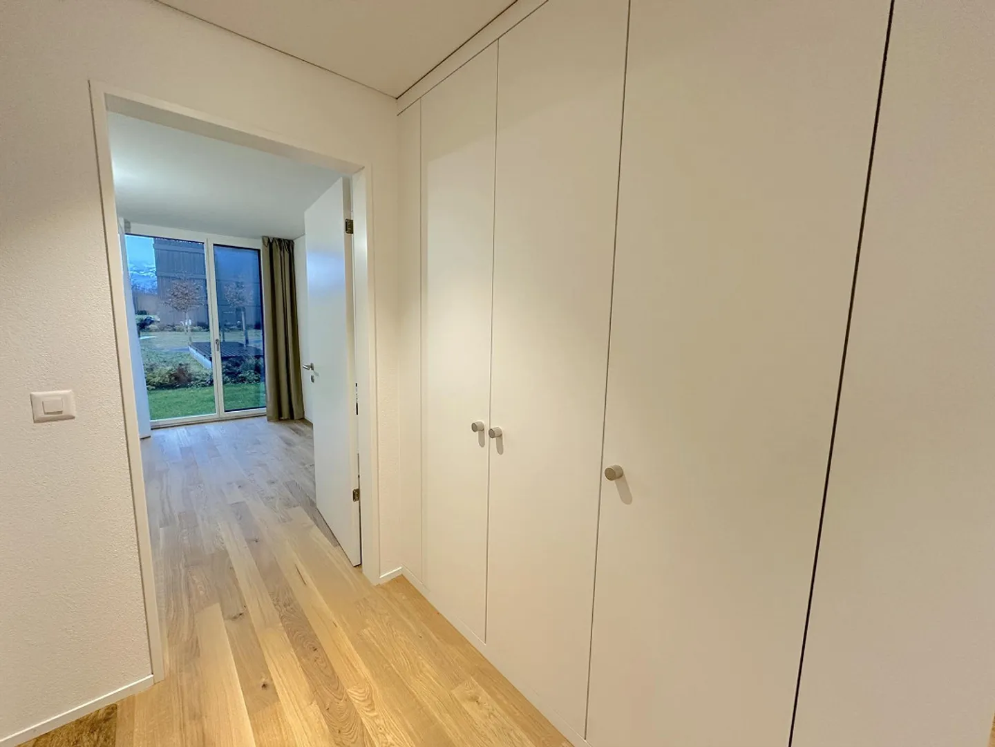 Appartement moderne de 4,5 pièces avec jardin et garage à Emmen - Photo 24 sur 26