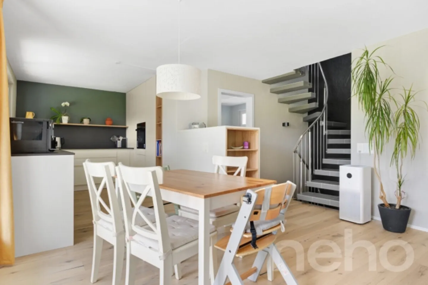 Single-family house with large outdoor area in a preferred location - Photo 5 of 12