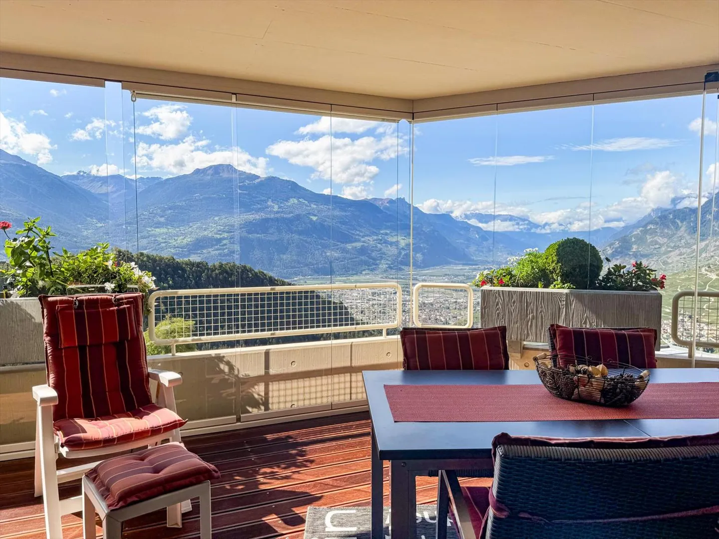 4.5 Room Apartment in Savièse - Panoramic View of the Rhône Valley - Photo 1 of 13