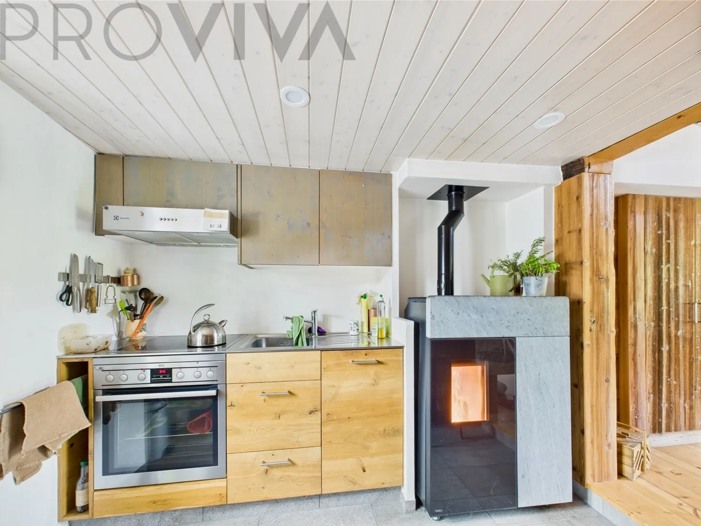 Combination of Tradition & Comfort - Photo 2 of 7