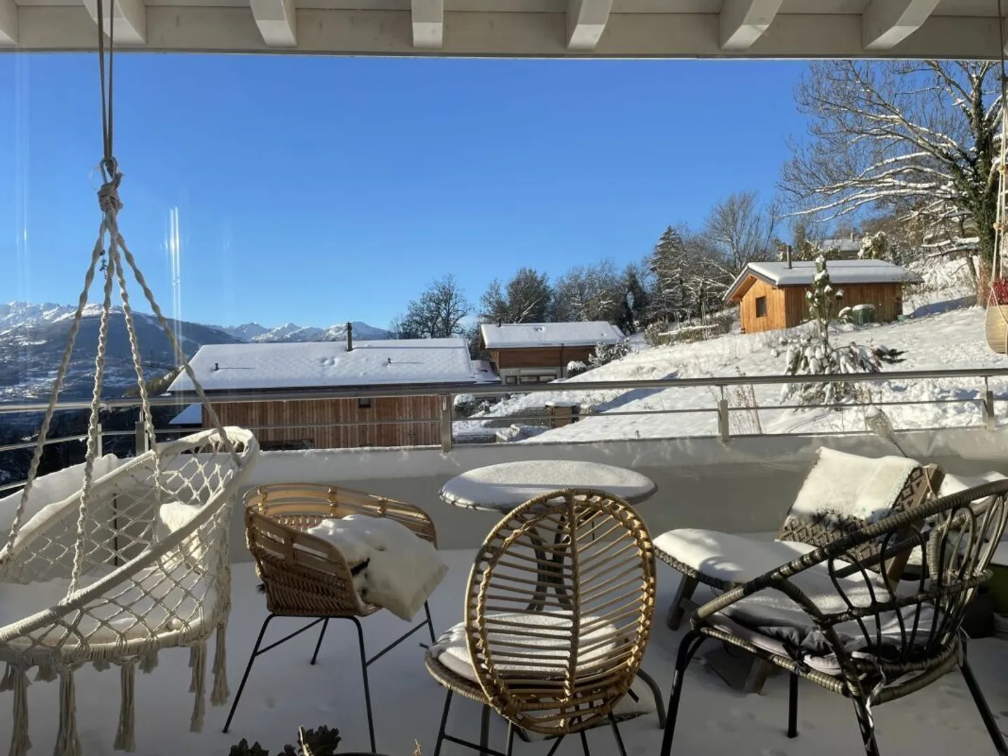 Magnificent crossing penthouse in a residential area - Photo 12 of 18