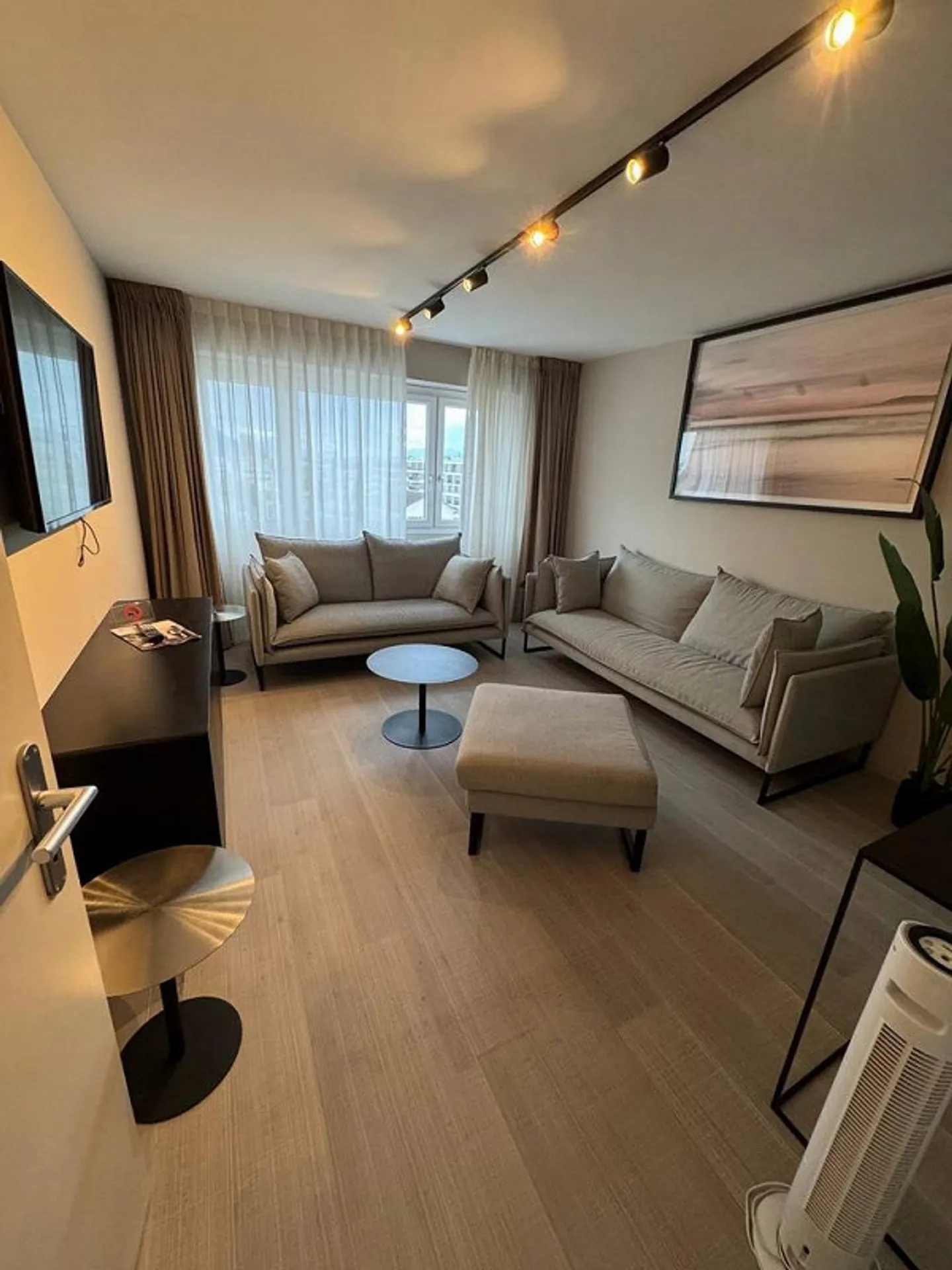 Furnished 4.5-room apartment for rent - Photo 2 of 5