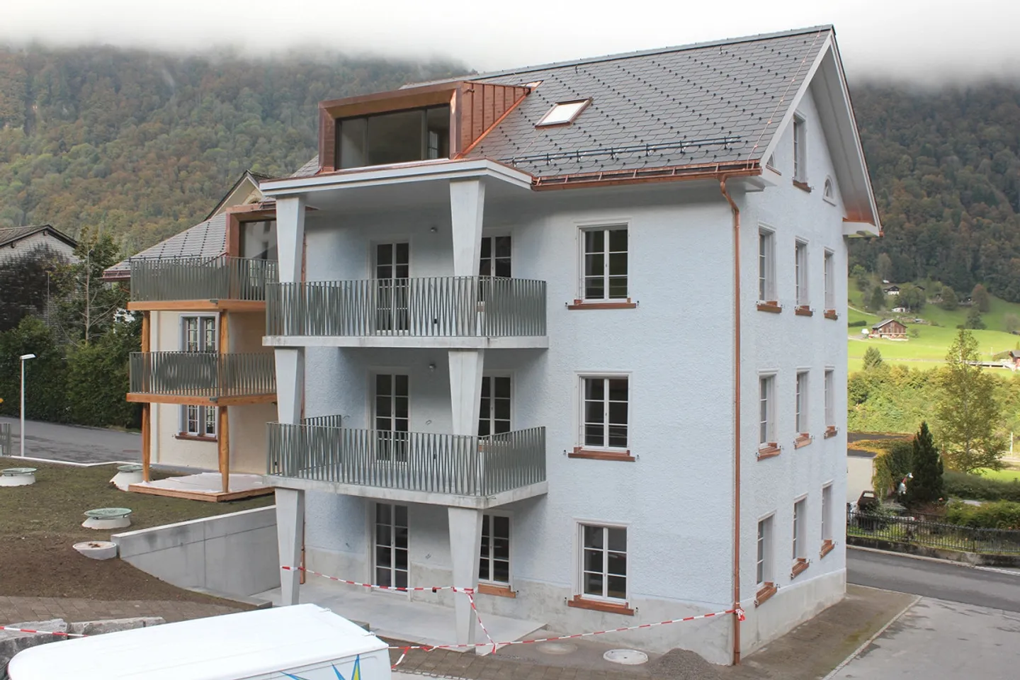 Traumhafte Dachwohnung in total saniertem Altbau - Foto 2 von 13