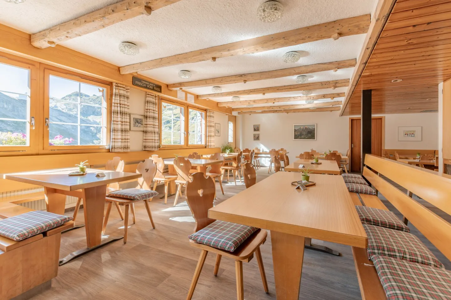 Hotel di montagna storico Schwarenbach in mezzo alle imponenti Alpi bernesi al Gemmipass - Foto 6 di 8