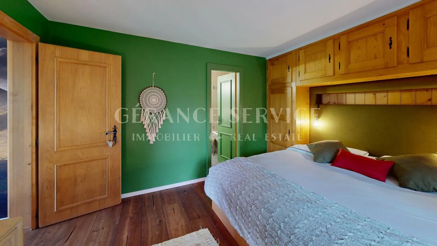 Appartement rénové avec terrasse - Photo 9 sur 15