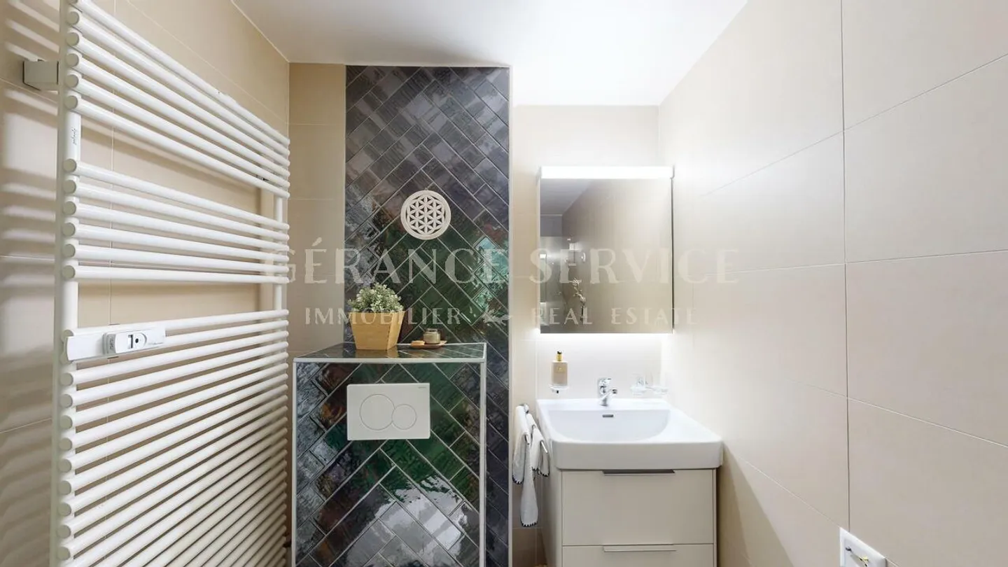 Appartement rénové avec terrasse - Photo 10 sur 15